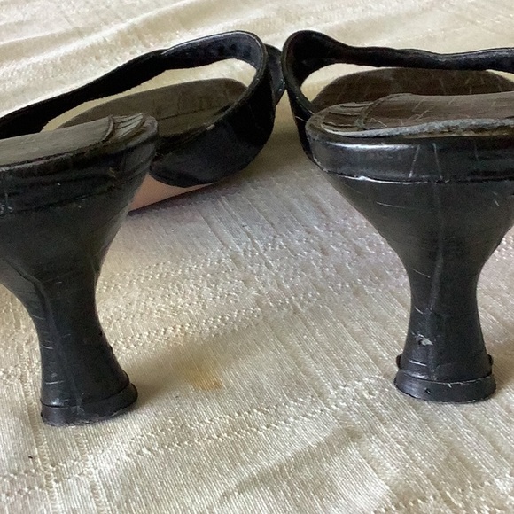 2 pair Basic Editions Crocodile Embossed 2” Heel Strappy Sandals in Pink/Black - Picture 6 of 11